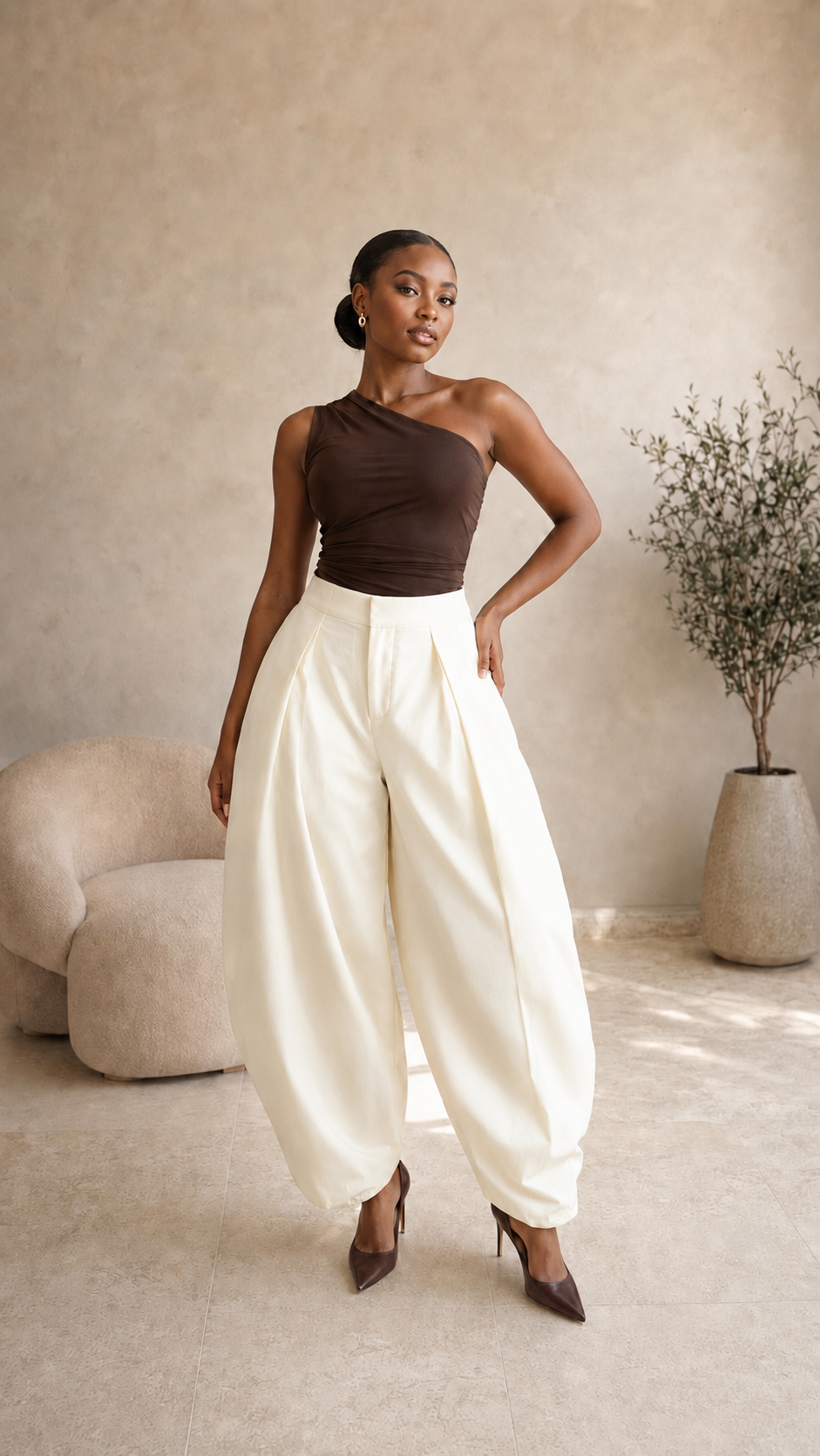 The Naki Barrel Pants : Offwhite