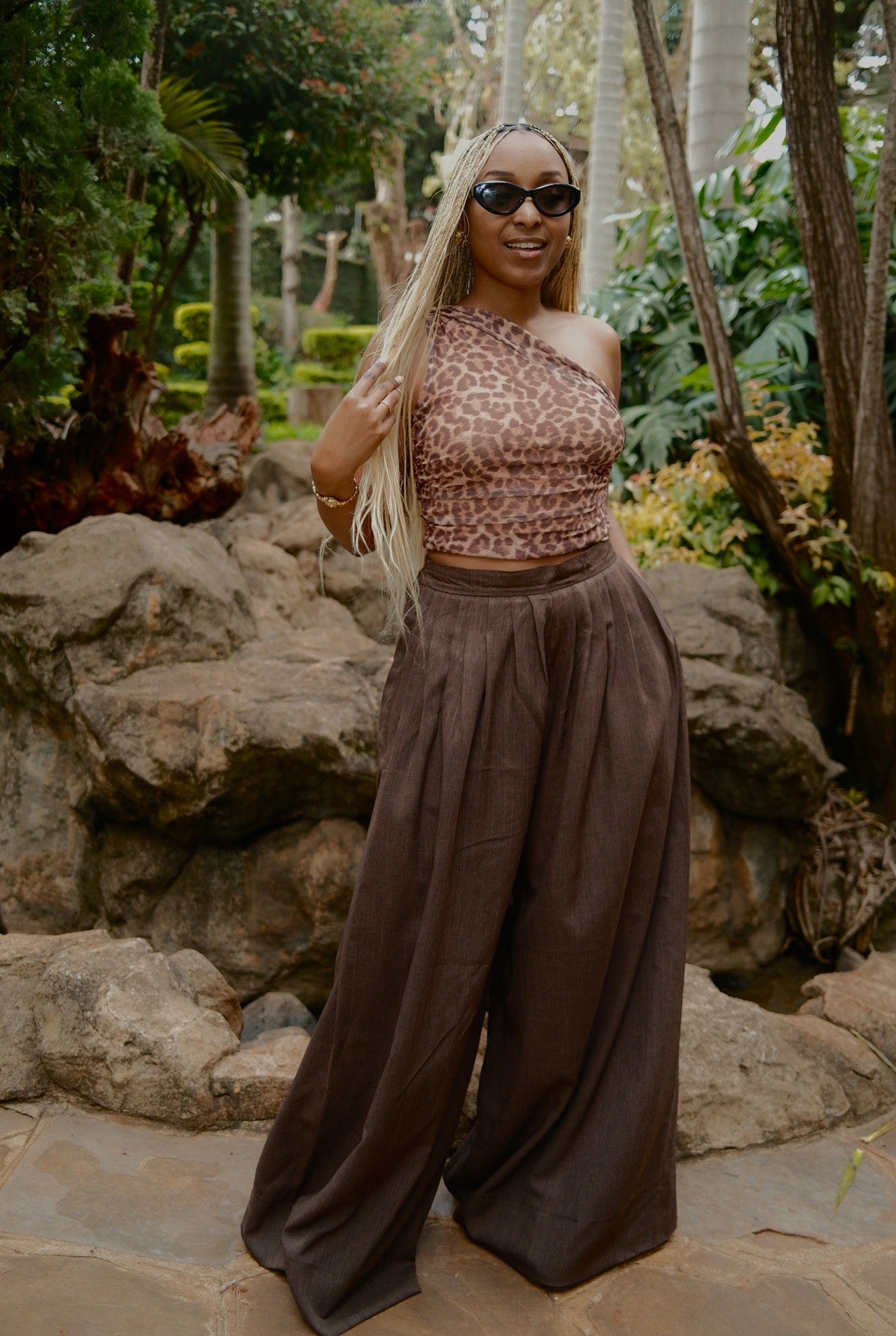 The Kim Linen Pleated Pants : Chocolate Brown
