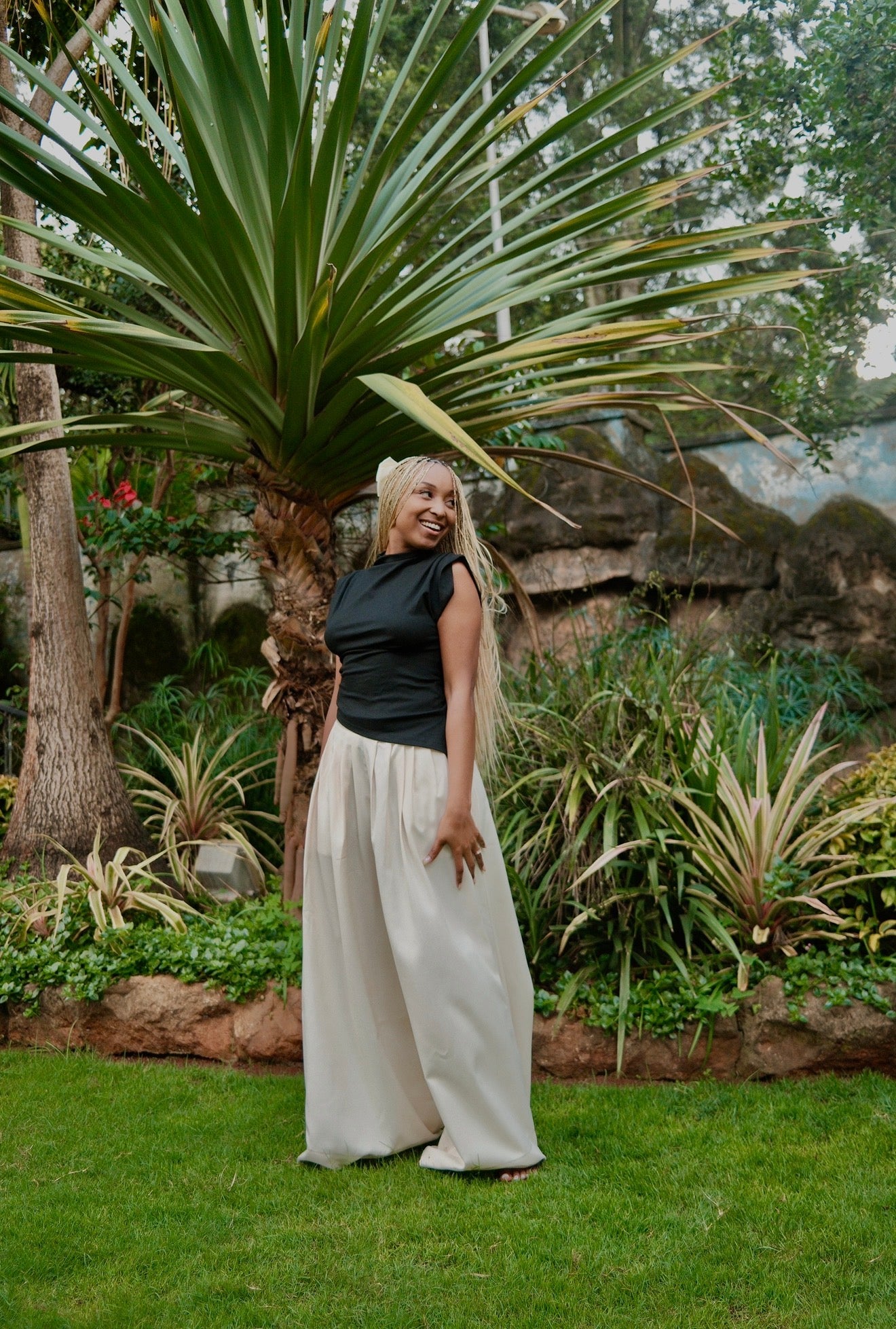 The Kim Linen pleated pants : Off White
