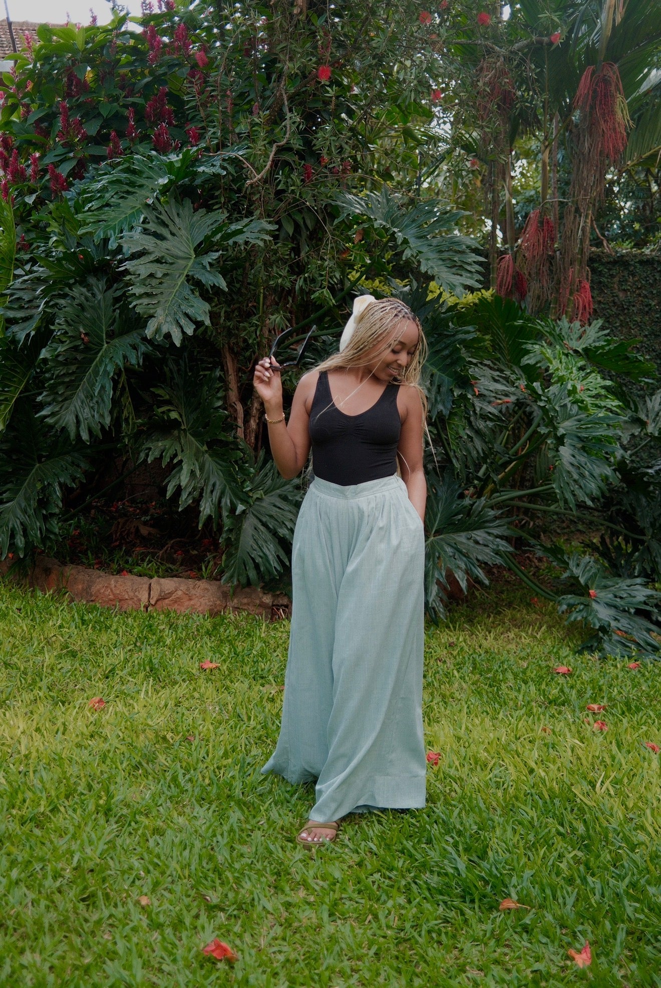 The Kim Linen Pleated Pants : Sage Green