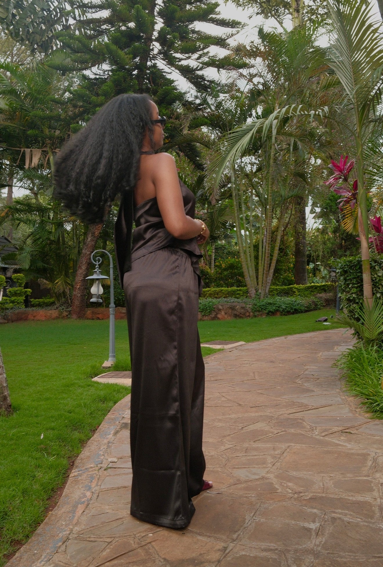 The Ivory Satin Set : Black