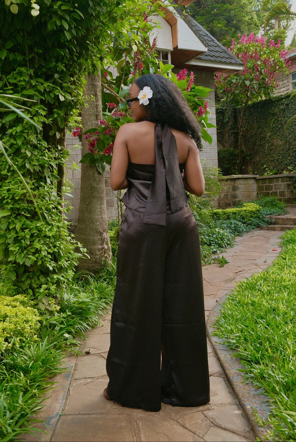 The Ivory Satin Set : Black
