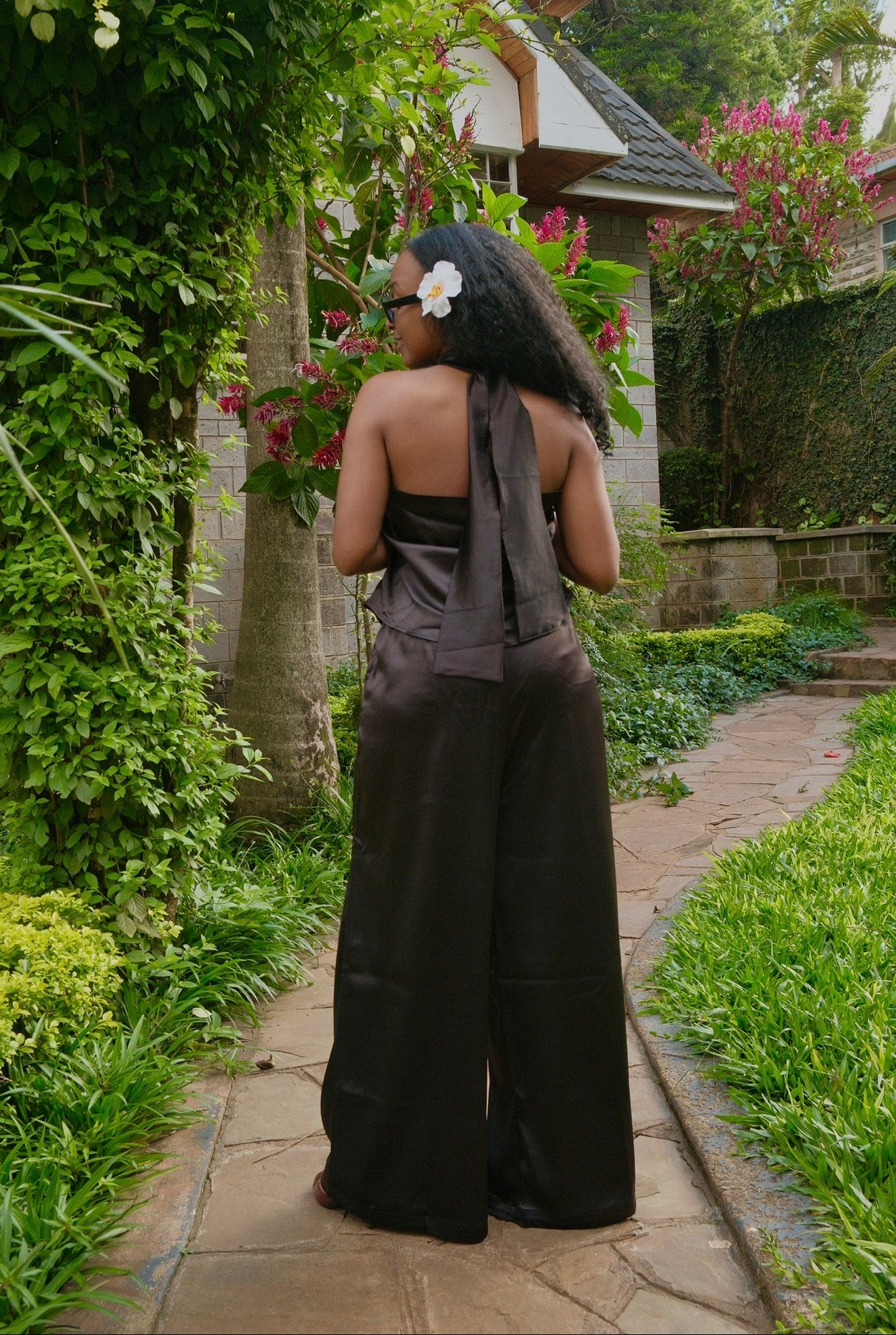 The Ivory Satin Set : Black